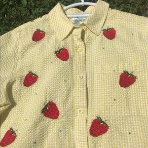 Quacker Factory button down gingham STRAWBERRY